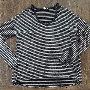 Gap Striped V-Neck Long Sleeve Top